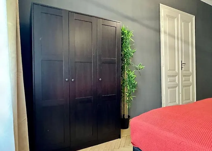 Spacious Living I Luxury Design