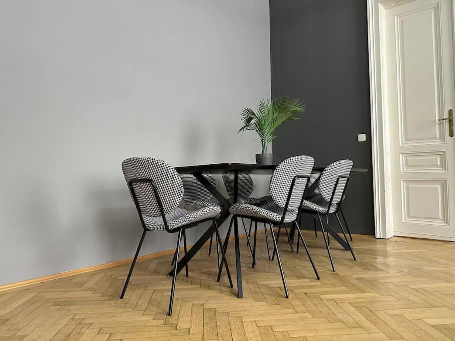 Spacious Living I Luxury Design * Wiedeń