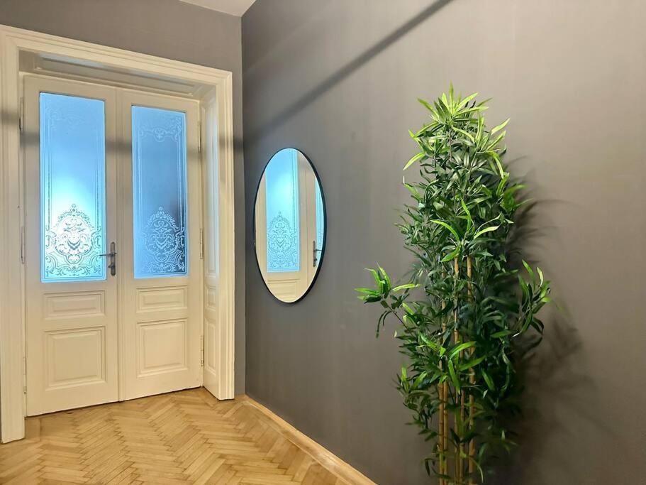 Spacious Living I Luxury Design Apartament